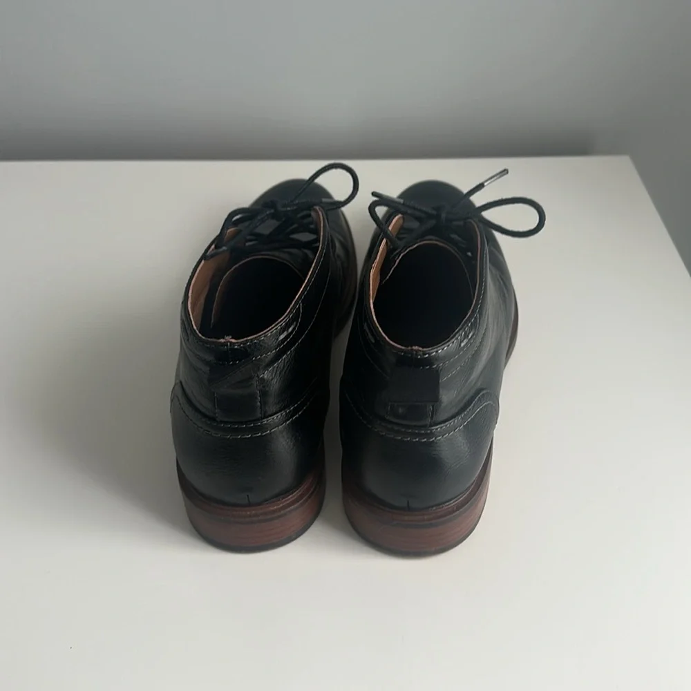Sonoma Black Leather Chukka Boots with Brown Soles
